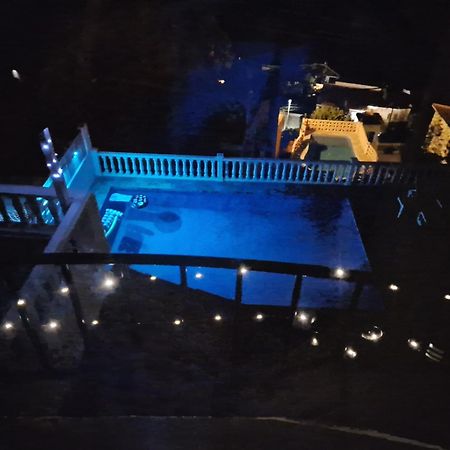 Maryvilla Zohra Calpe Esterno foto