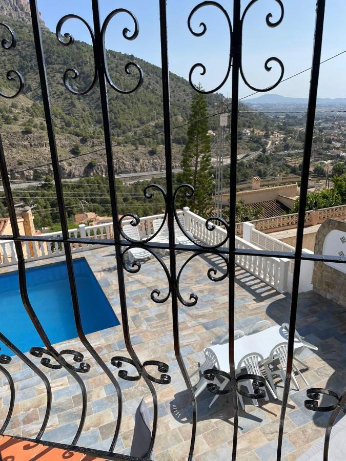 Maryvilla Zohra Calpe Esterno foto