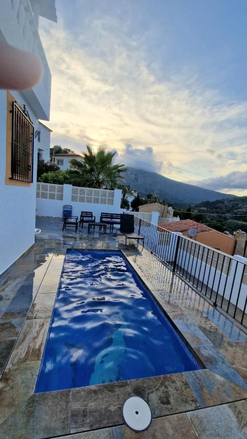 Maryvilla Zohra Calpe Esterno foto