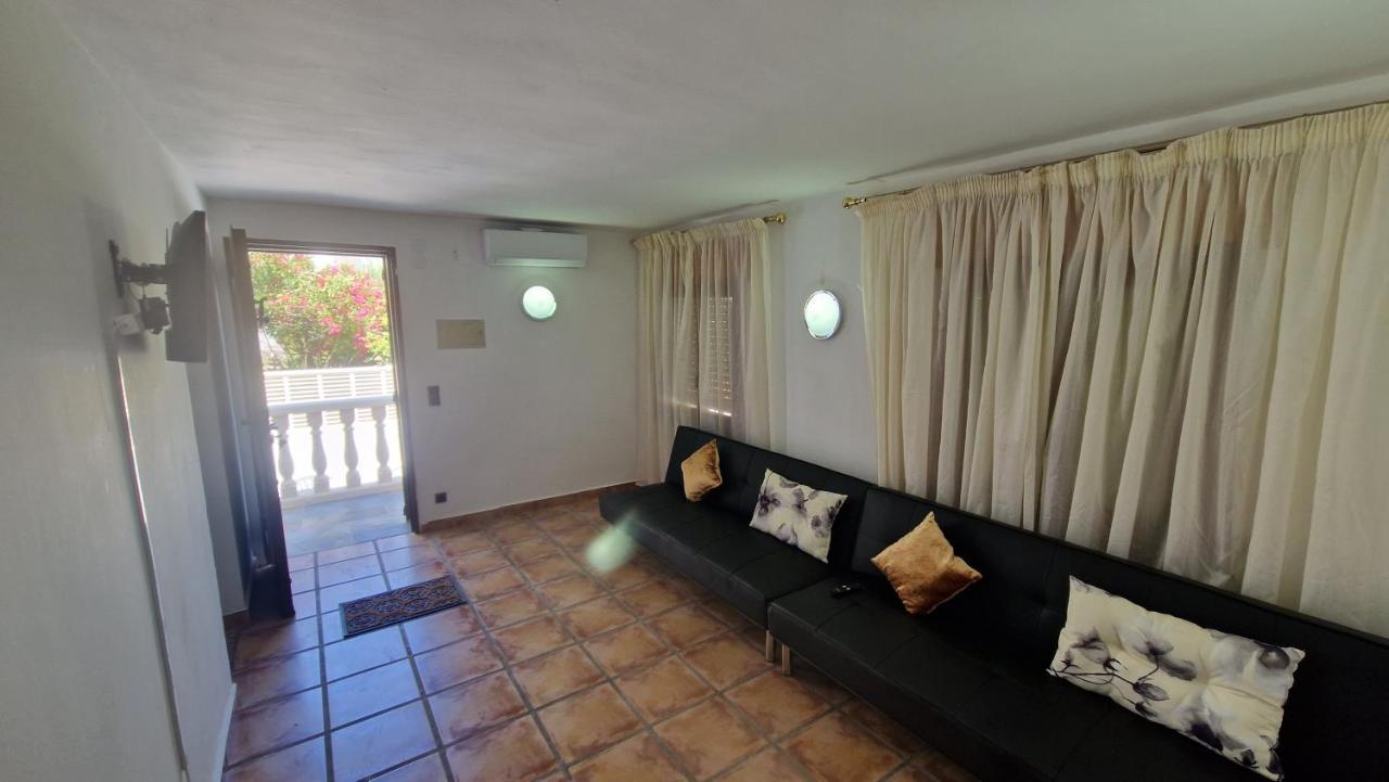 Maryvilla Zohra Calpe Esterno foto