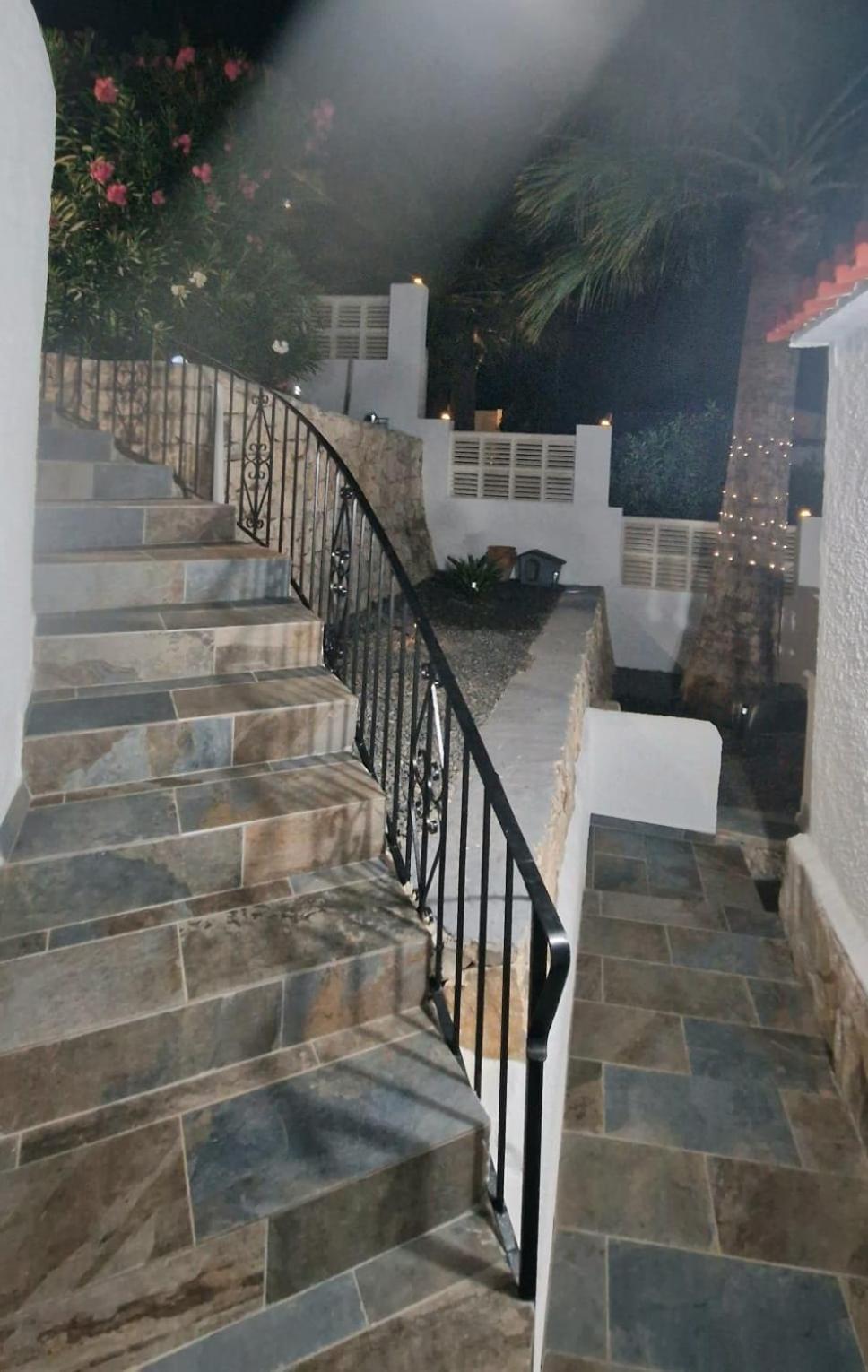Maryvilla Zohra Calpe Esterno foto